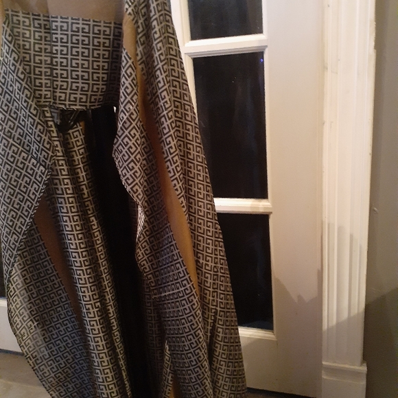 100% **Silky Polyester Shawl / Scarf *Long 6ft by 3ft - Picture 5 of 5